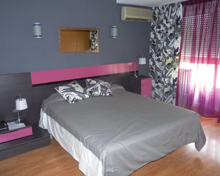Uma Noite Em Um Quarto Superior | Hostal Real Aranjuez Uma Noite Em Um Quarto Superior | Hostal Real Aranjuez