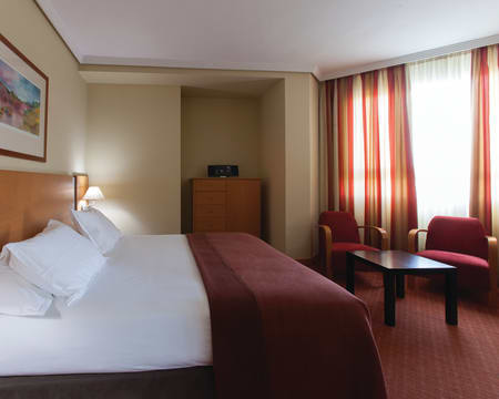 Silken Luis de León****