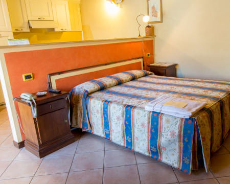 Uma Noite Em Um Quarto Duplo Standard | Luna Residence Hotel*** Uma Noite Em Um Quarto Duplo Standard | Luna Residence Hotel***