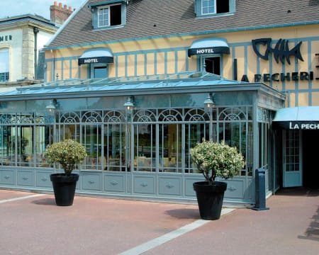 Uma Noite Em Um Quarto Duplo Standard | La Pêcherie***