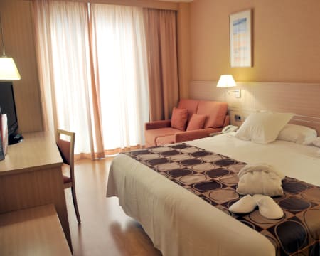 Uma Noite Em Um Quarto Duplo Superior | Hotel Class Valls*** Uma Noite Em Um Quarto Duplo Superior | Hotel Class Valls***