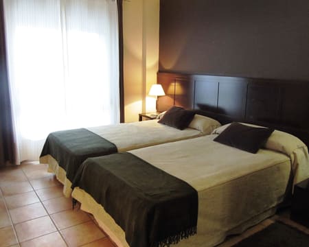 Uma Noite Em Um Quarto Duplo Standard | Hotel Villa De Utrillas** Uma Noite Em Um Quarto Duplo Standard | Hotel Villa De Utrillas**