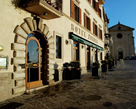 Zunica Ospitalita' dal1880