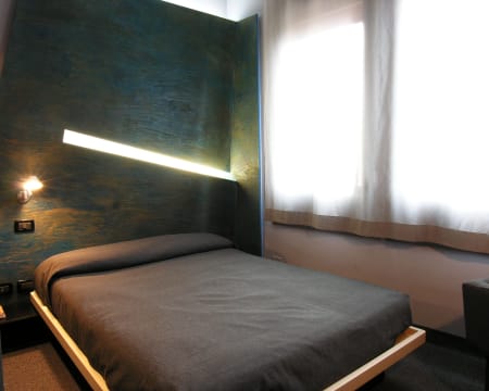 Uma Noite Em Um Quarto Duplo Clássico | Hotel Al Cason*** Uma Noite Em Um Quarto Duplo Clássico | Hotel Al Cason***