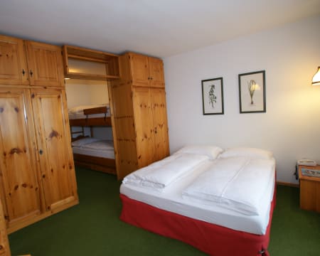 Uma Noite Em Um Quarto Duplo Clássico | Hotel Resort Veronza*** Uma Noite Em Um Quarto Duplo Clássico | Hotel Resort Veronza***