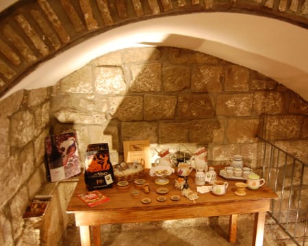Ejelo la Bottega del Gojo Ejelo la Bottega del Gojo