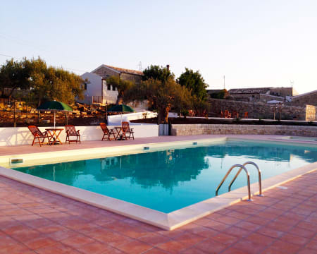 Uma Noite Em Um Quarto Duplo Standard | Agriturismo Serrafiori Uma Noite Em Um Quarto Duplo Standard | Agriturismo Serrafiori