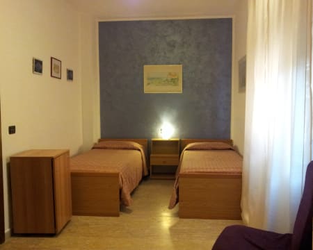 Uma Noite Em Um Quarto Duplo Standard | Hotel Diavin** Uma Noite Em Um Quarto Duplo Standard | Hotel Diavin**