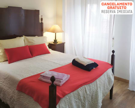 Blue Castle House | 1 Noite em Quarto Duplo/Twin Blue Castle House | 1 Noite em Quarto Duplo/Twin