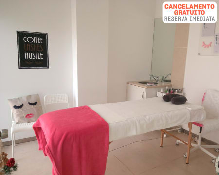 Dermstetik | Massagem com Bambu | 2 Pessoas Dermstetik | Massagem com Bambu | 2 Pessoas