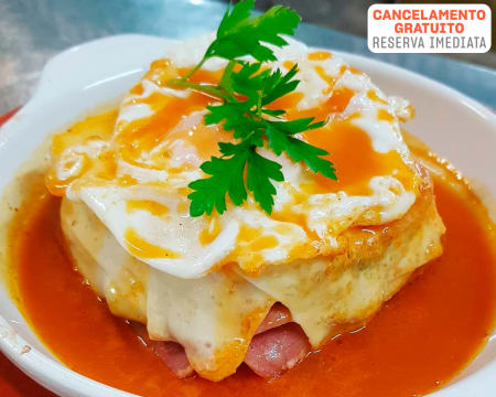 O Portista | Francesinha e Copo de Vinho O Portista | Francesinha e Copo de Vinho