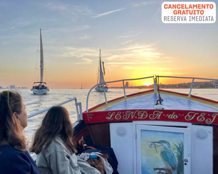 Lisbon Boats | Passeio de Barco - Morning, Day ou Sunset Tour e Fado a Bordo | 1h30 Lisbon Boats | Passeio de Barco - Morning, Day ou Sunset Tour e Fado a Bordo | 1h30