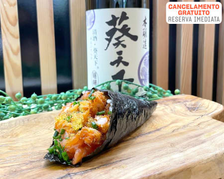 Omotenashi Sushi Bar | 30 Peças de Sushi e Sashimi + Temaki + Entradas Omotenashi Sushi Bar | 30 Peças de Sushi e Sashimi + Temaki + Entradas