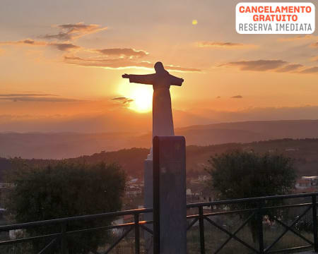 Sip and Savor Douro | Miradouro de Favaios | “Sunset & Douro Wines” | 3 Pessoas Sip and Savor Douro | Miradouro de Favaios | “Sunset & Douro Wines” | 3 Pessoas