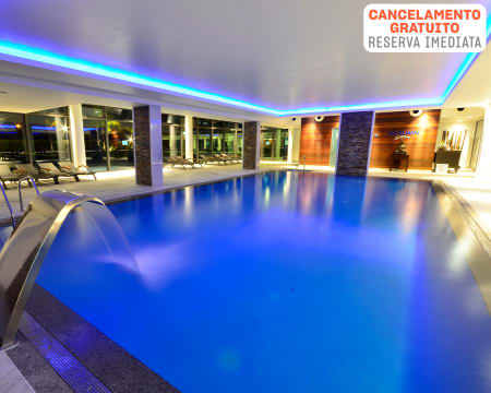 Aquashow Park Hotel 4* - Algarve | Estadia Romântica com Entradas no Aquashow Park Indoor