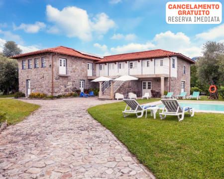 Eido do Carvalhoso - Arcos de Valdevez | Turismo Rural com Família e Amigos em Casa T3 com Piscina