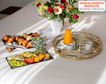 Hotel Cristal Setúbal 4* | Escapadinha Romântica em Quarto Standard & Opção Regime de Meia-Pensão