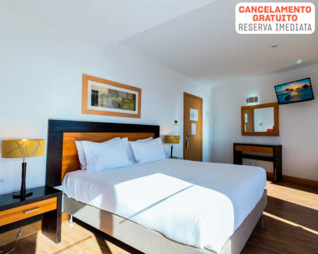 Hotel Quarteirasol 4* - Algarve | Estadia em Família com Opção Pack Romântico e Bilhetes Slide & Splash