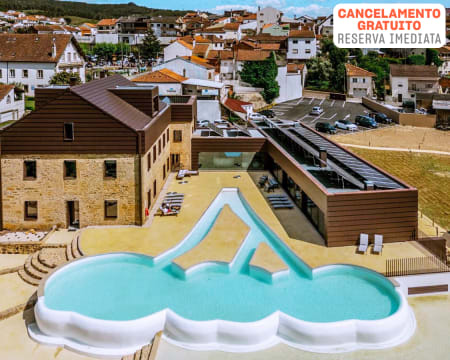 Cherry Sculpture Hotel - Covilhã | Escapadinha em Bungalow em Forma de Cereja