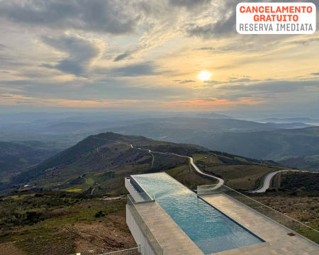 Hotel & Spa Alfândega Douro Valley 4* | Estadia para Dois com Opção Meia-Pensão & Massagem