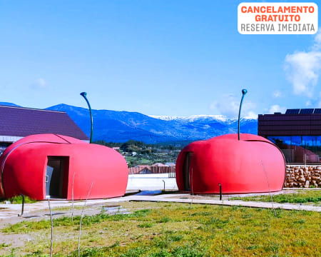 Cherry Sculpture Hotel - Covilhã | Escapadinha em Bungalow em Forma de Cereja