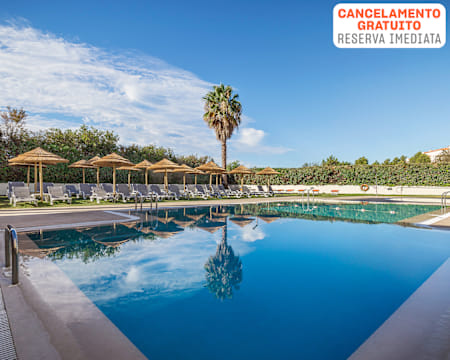 Interpass Vau Hotel Apartamentos 4* - Portimão | Escapadinha Junto à Praia do Vau com Acesso ao Spa