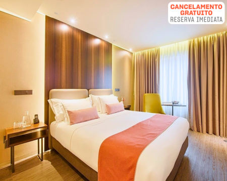 Hotel Moon & Sun Porto 4* | Escapadinha a Dois na Cidade Invicta Perto da Avenida dos Aliados & Opção Pack Romântico