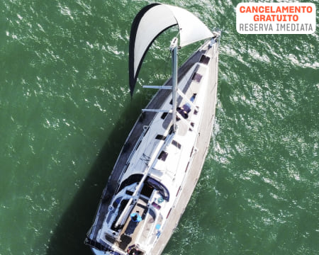 Programa de 1 Dia! Passeio de Barco Privado em Portimão para até 8 Pessoas | WTT Sailing