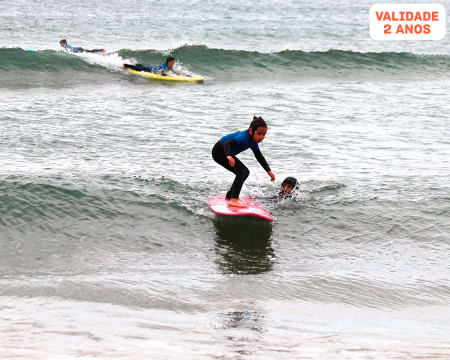 Aula de Surf em Grupo nas Praias de Cascais | 1h30 | Noah Surf & Skate