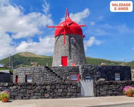 Passagem de Ano nos Açores: Moinho de Pedra | Réveillon em Moinho Junto ao Mar com Oferta de Champanhe