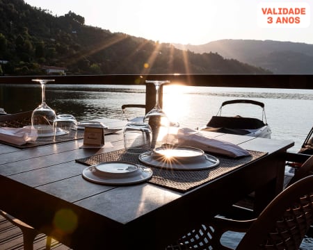 Porto Antigo Hotel - Cinfães | Jantar Romântico com Vista para o Rio Douro