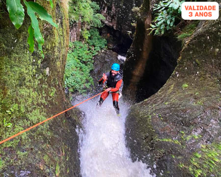 Canyoning em Ilhéus na Ilha das Flores - Nível de Dificuldade Médio | 4h | Experience OC - Açores