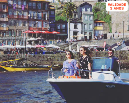 Passeio de Barco Privado no Douro com Welcome Drink e Opção Produtos Regionais | Até 6 Pessoas