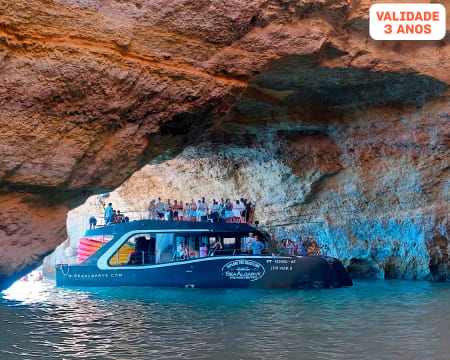 Passeio de Catamarã Entre Albufeira e as Grutas de Benagil | 2H30 | Sea Algarve