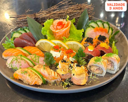 Irresistível! Sushi, Sashimi, Guiozas, Temakis e Sobremesa para Dois | Masaaki - Venda do Pinheiro