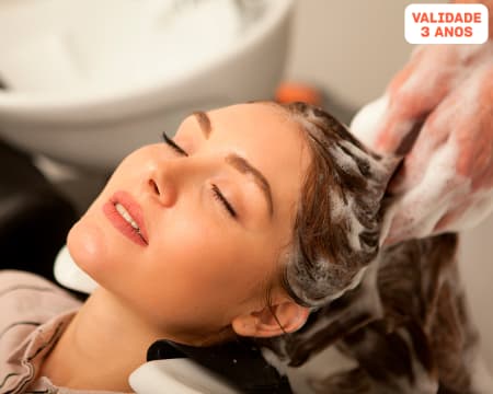 Massagem Hair Spa c/ Aromaterapia + Brushing c/ Top Stylist c/ Opção Corte e Manicure | Factory Hair Artisans - Lisboa