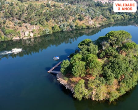 Passeio de Iate no Rio Douro para Dois c/ Passagem na Ilha dos Amores | 1 Hora