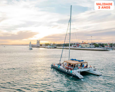 Passeio de Catamaran e Sunset no Rio Tejo | 1h30 | Lisboa