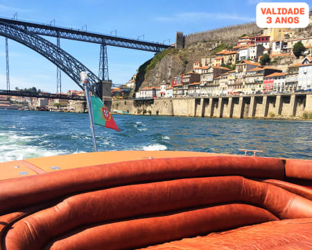 Passeio Privado de Barco no Rio Douro para Dois | Até 1h20 | Presente Exclusivo & Romântico!