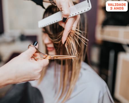 Corte e Brushing com Opção Nutrição Capilar | Studio Color LX - Lisboa