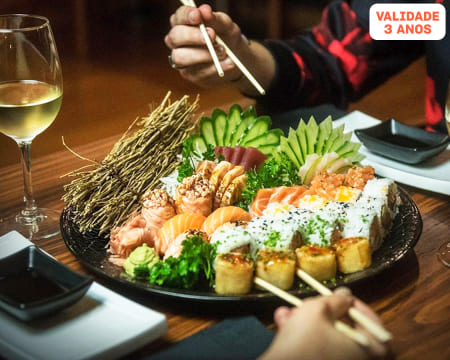 Combinado de 40 Peças de Sushi & Sashimi c/ Sangria para Dois | Mokuzai Lounge - Lisboa
