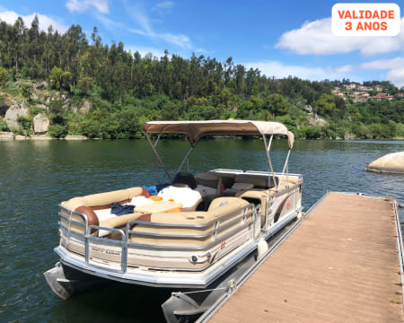 Passeio de Barco no Rio Paiva com Visita à Ilha dos Amores - Até 7 Pessoas | Castelo de Paiva