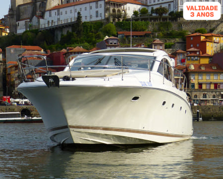 Passeio Exclusivo em Iate no Douro c/ Welcome Drink - Até 10 Pessoas | DouroCharter - B’SPORT