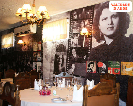 Cozinha Tradicional, Garrafa de Vinho e Fado para Dois | Restaurante O Cangalho - Lagos