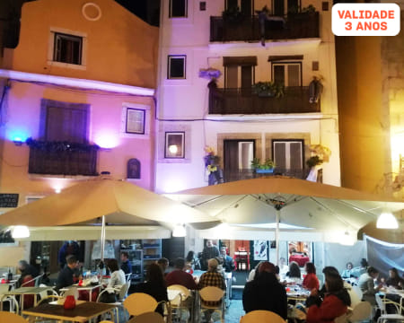 Noite de Fado em Alfama para Dois: Jantar e Espectáculo no Restaurante Fermentação
