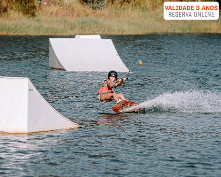 Wakeboard em Cabo Elétrico: Adrenalina e Estilo no Tejo até 20 Minutos | Nautispot