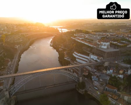 10 de Maio: Cruzeiro das 6 Pontes do Douro com Jantar e Fado a Bordo para Dois | RentDouro