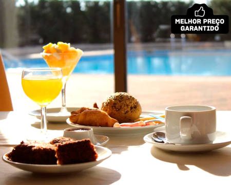 Hotel Meia Lua - Ovar | Escapadinha Romântica com Opção Meia-Pensão e Pack Romântico