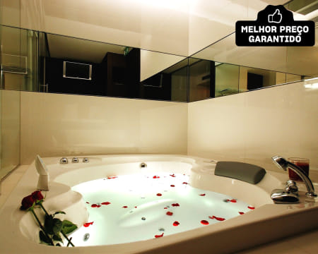 Motel Flamingo - Perafita | Noites de Paixão em Suite com Jacuzzi & Opção Jantar no Quarto