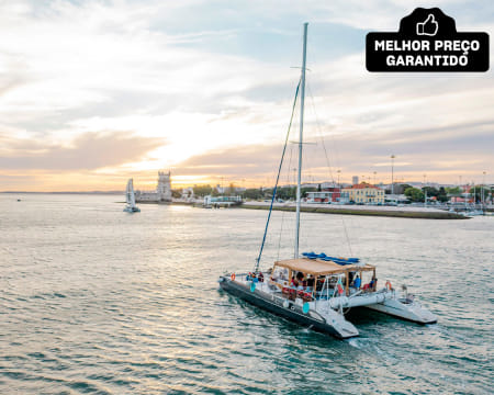 Passeio de Catamaran e Sunset no Rio Tejo | 1h30 | Lisboa